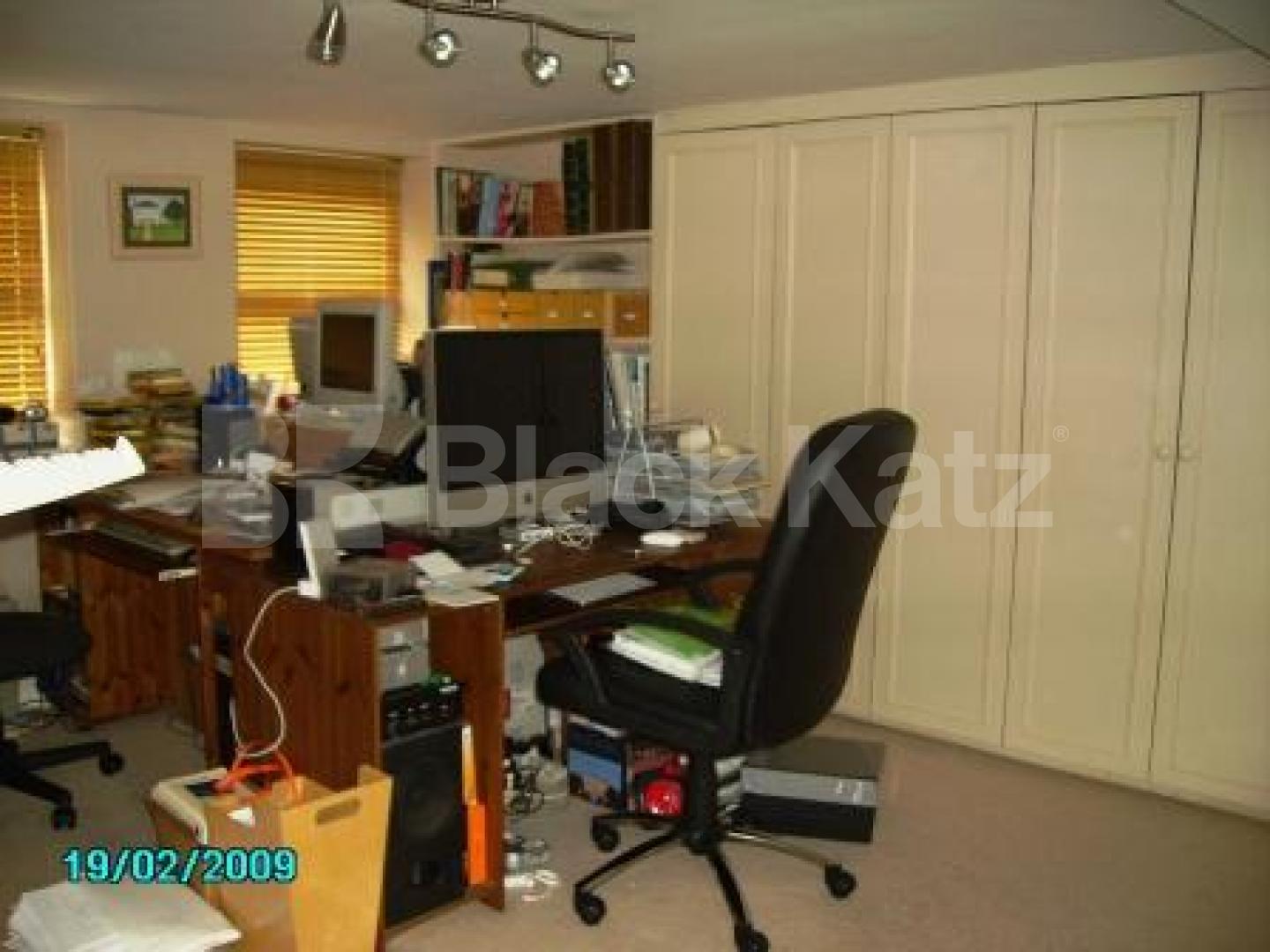 			LET!, 4 Bedroom, 1 bath, 1 reception House			 Palace Gates Road, ALEXANDRA PALACE